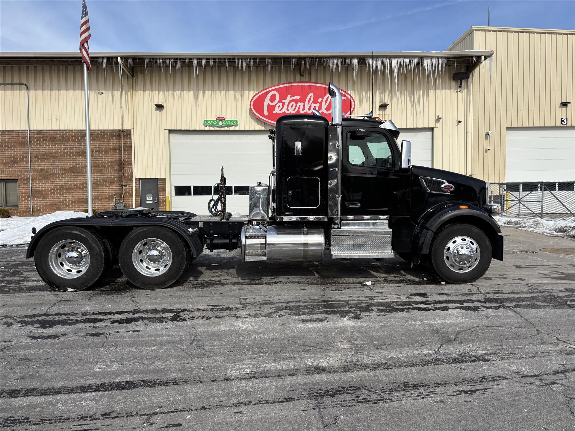 2025 Peterbilt 567 - image 2