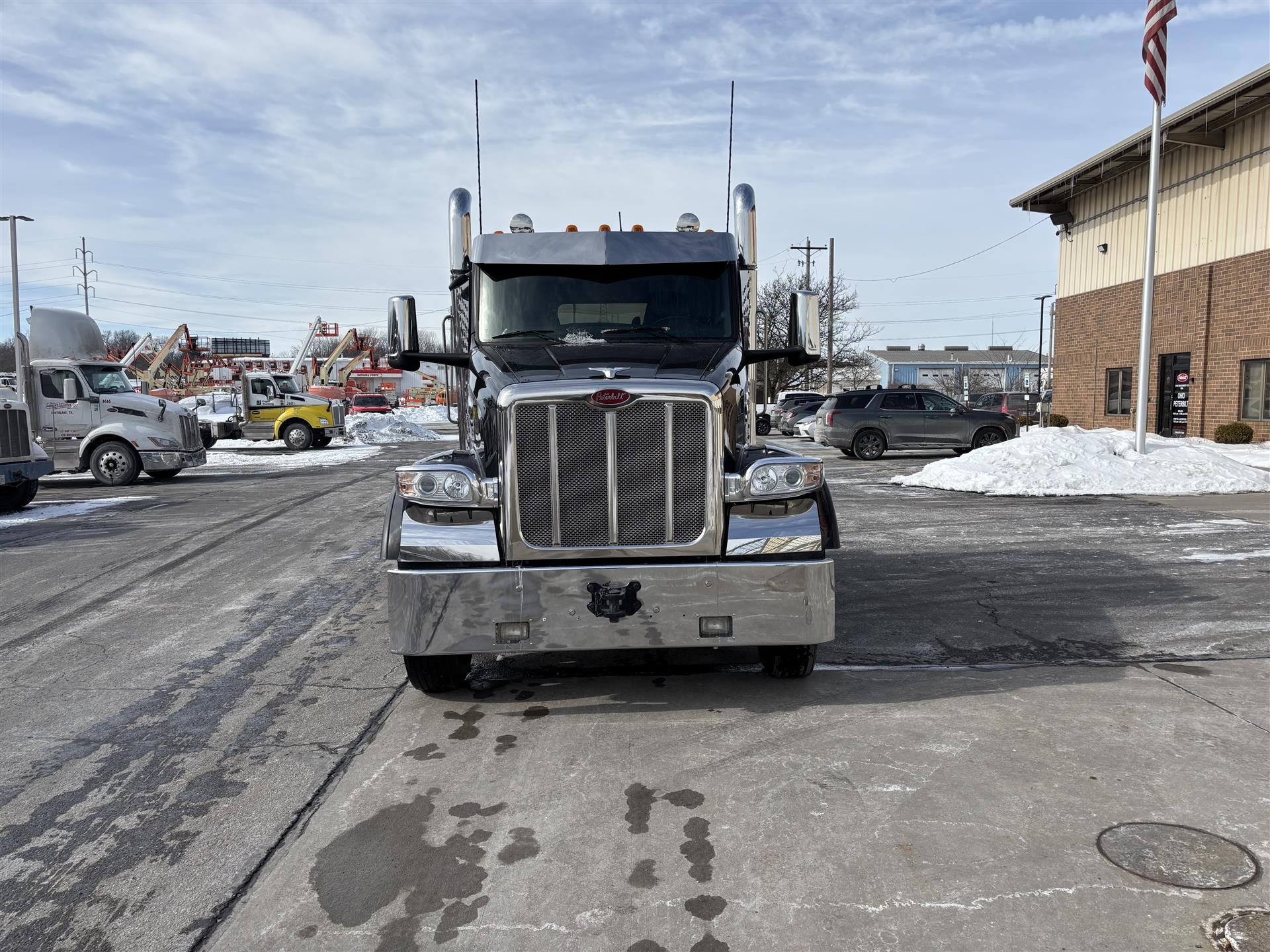2025 Peterbilt 567 - image 3