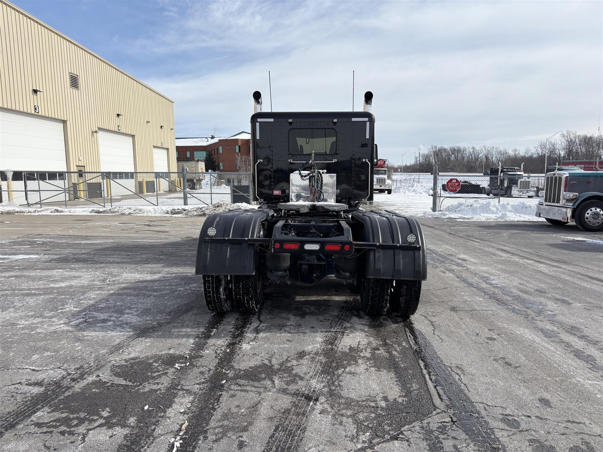 2025 Peterbilt 567 - image 4