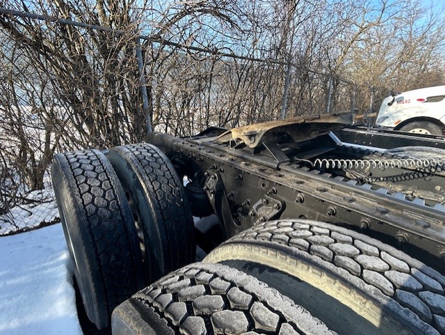 2021 Kenworth T880 - image 12