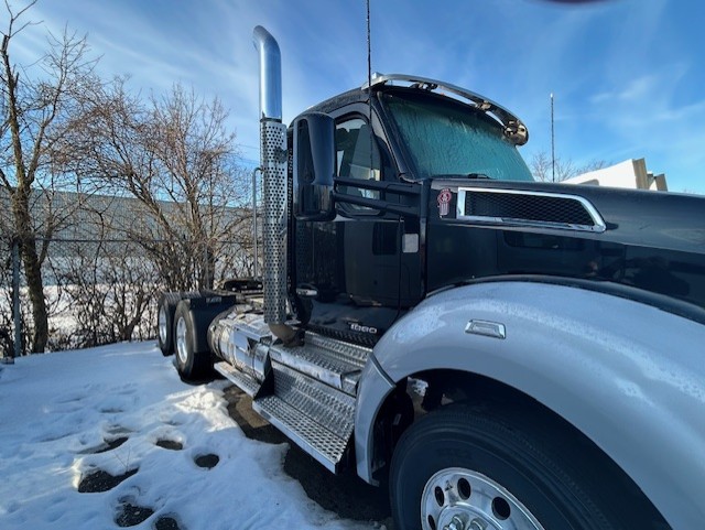 2021 Kenworth T880 - image 4