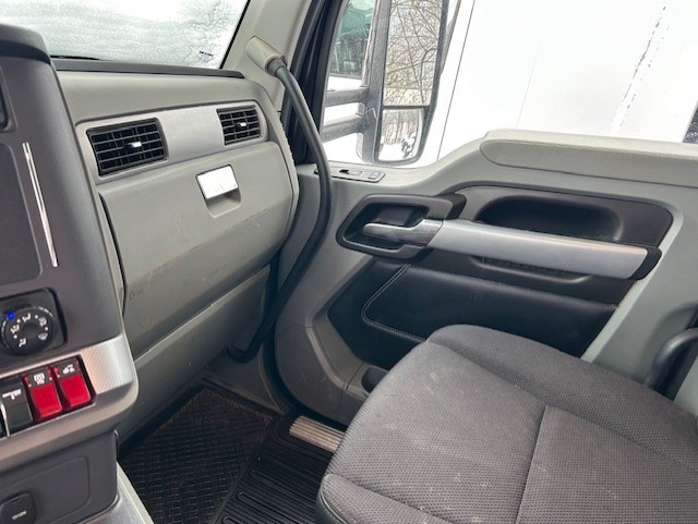 2021 Kenworth T880 - image 16