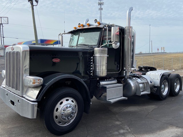 2021 Peterbilt 389