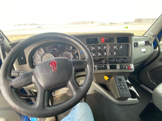 2018 Kenworth T880 - image 7