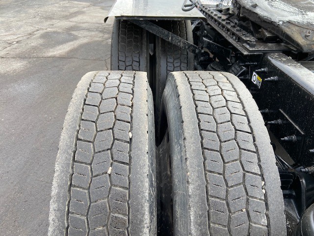 2023 Peterbilt 389 - image 6