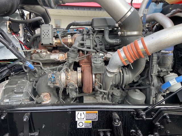 2023 Peterbilt 389 - image 9