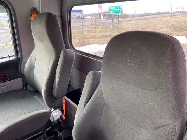 2023 Peterbilt 389 - image 12