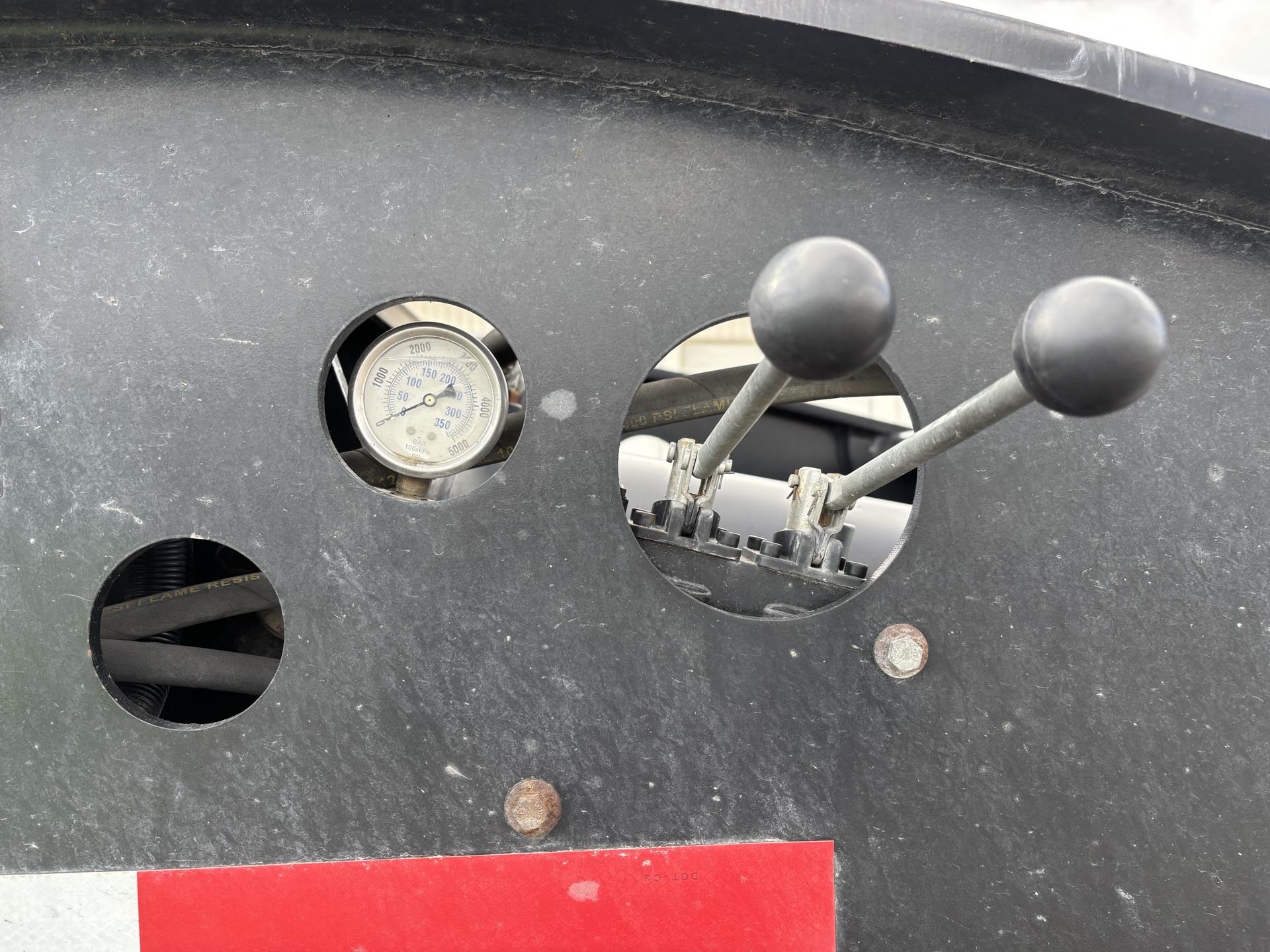 2024 Fontaine - image 13