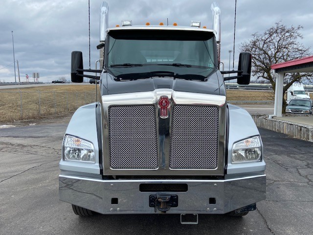 2021 Kenworth T880 - image 2