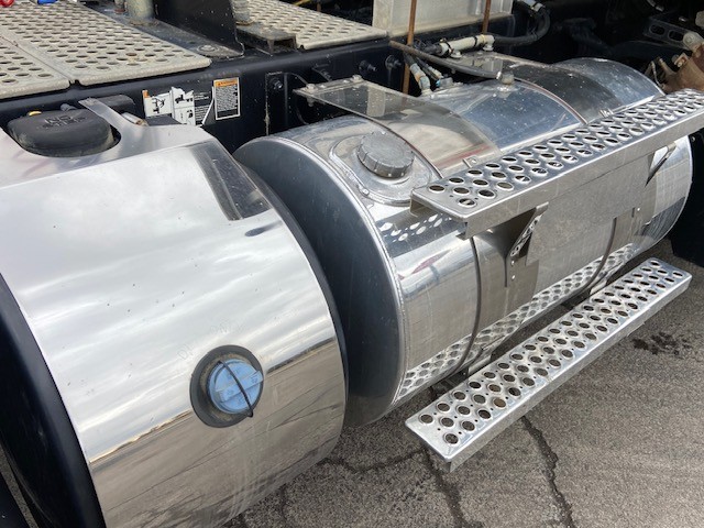 2021 Kenworth T880 - image 7