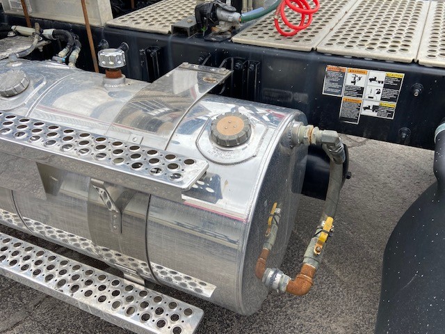 2021 Kenworth T880 - image 10