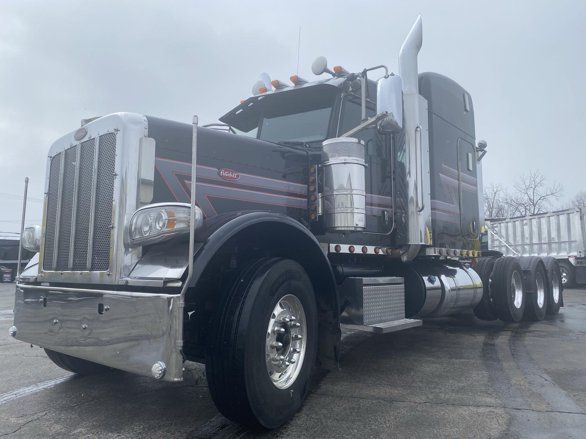 2015 Peterbilt 389