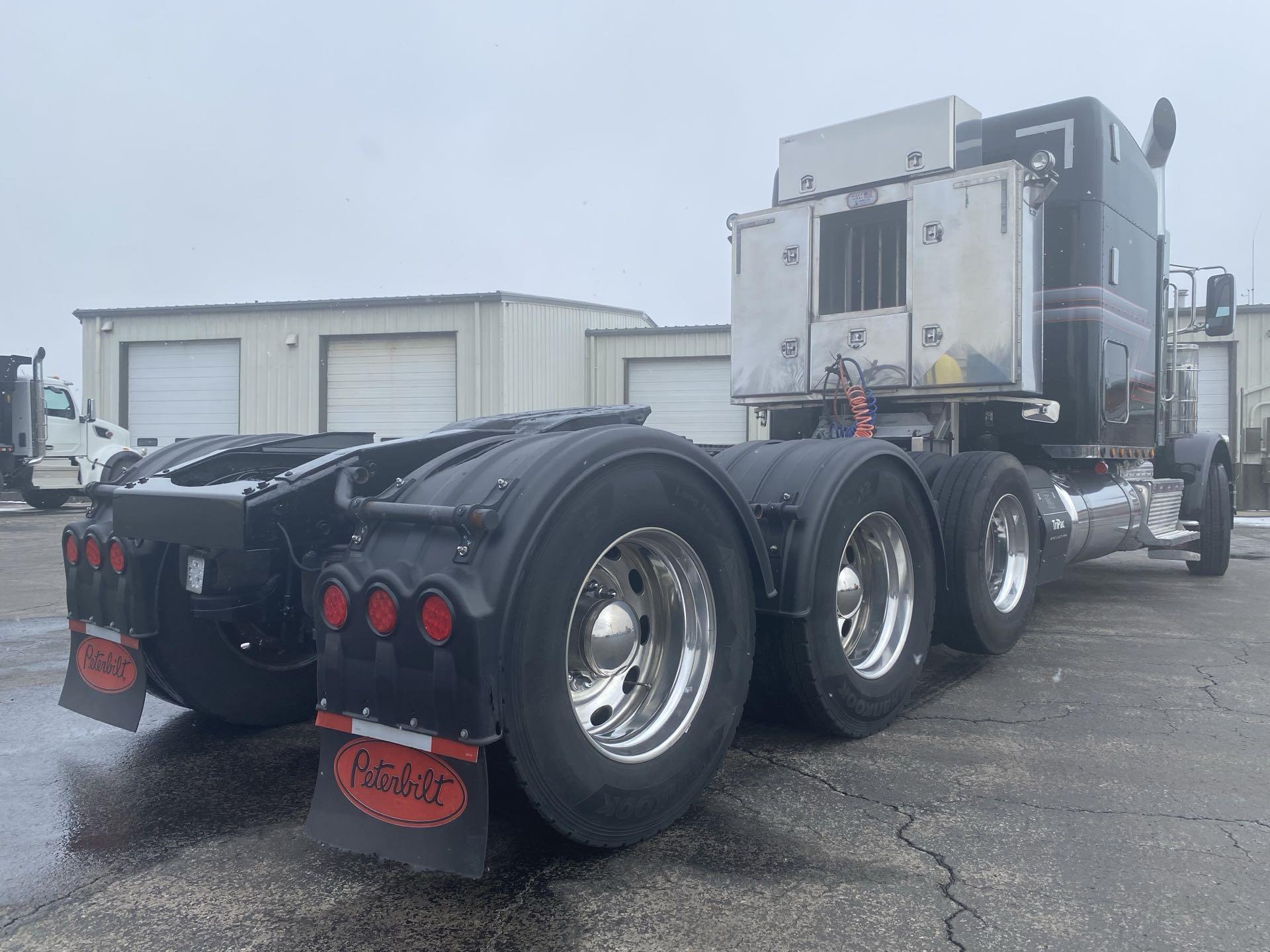 2015 Peterbilt 389 - image 6