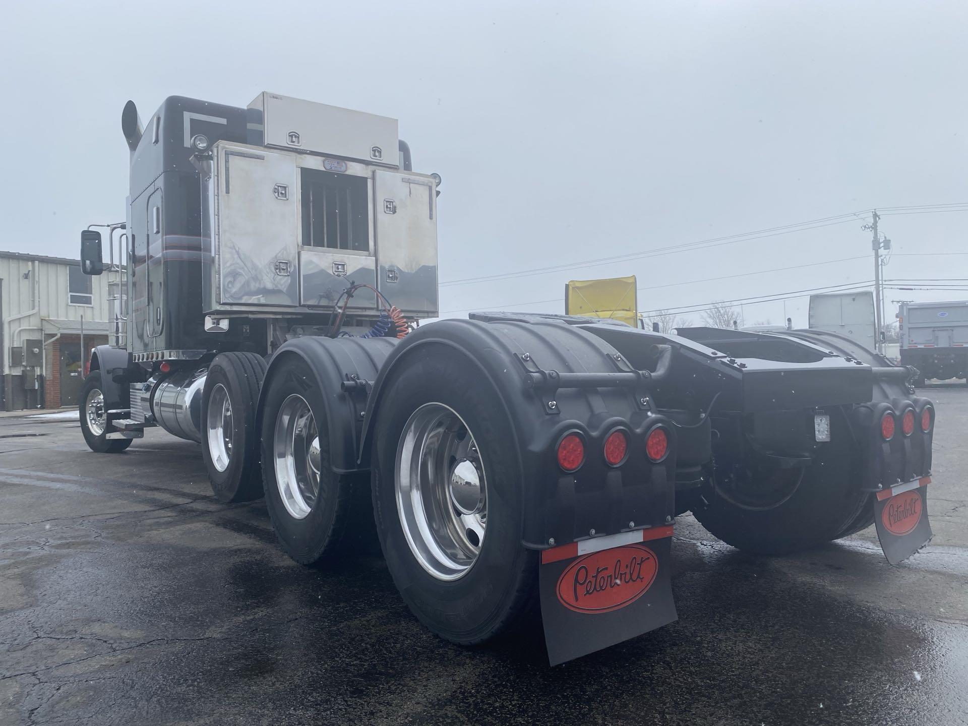 2015 Peterbilt 389 - image 5
