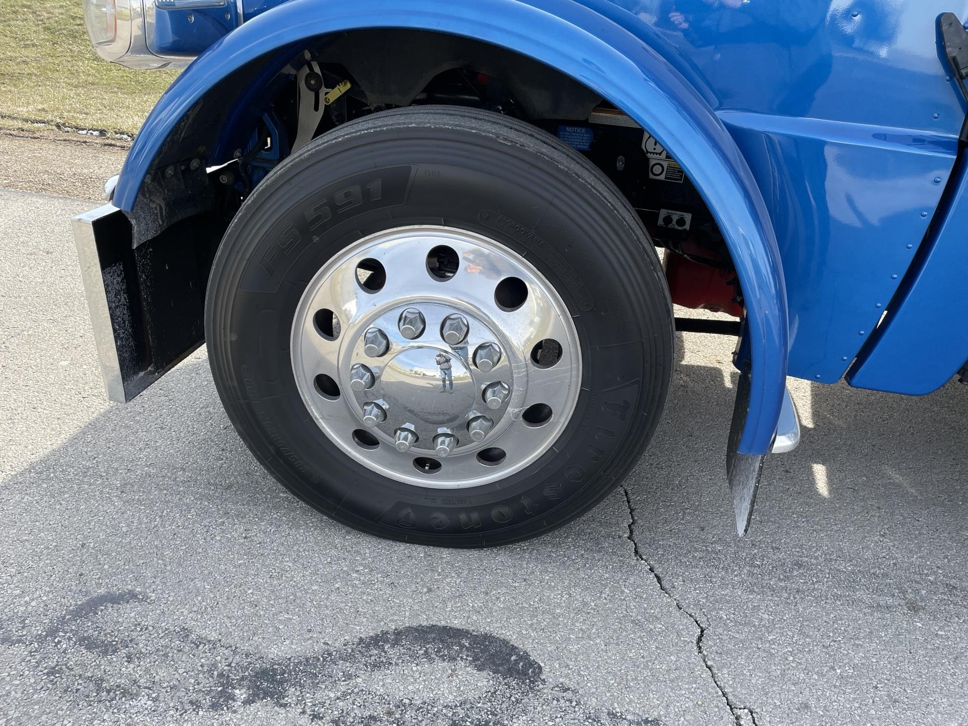 2022 Peterbilt 389 - image 6