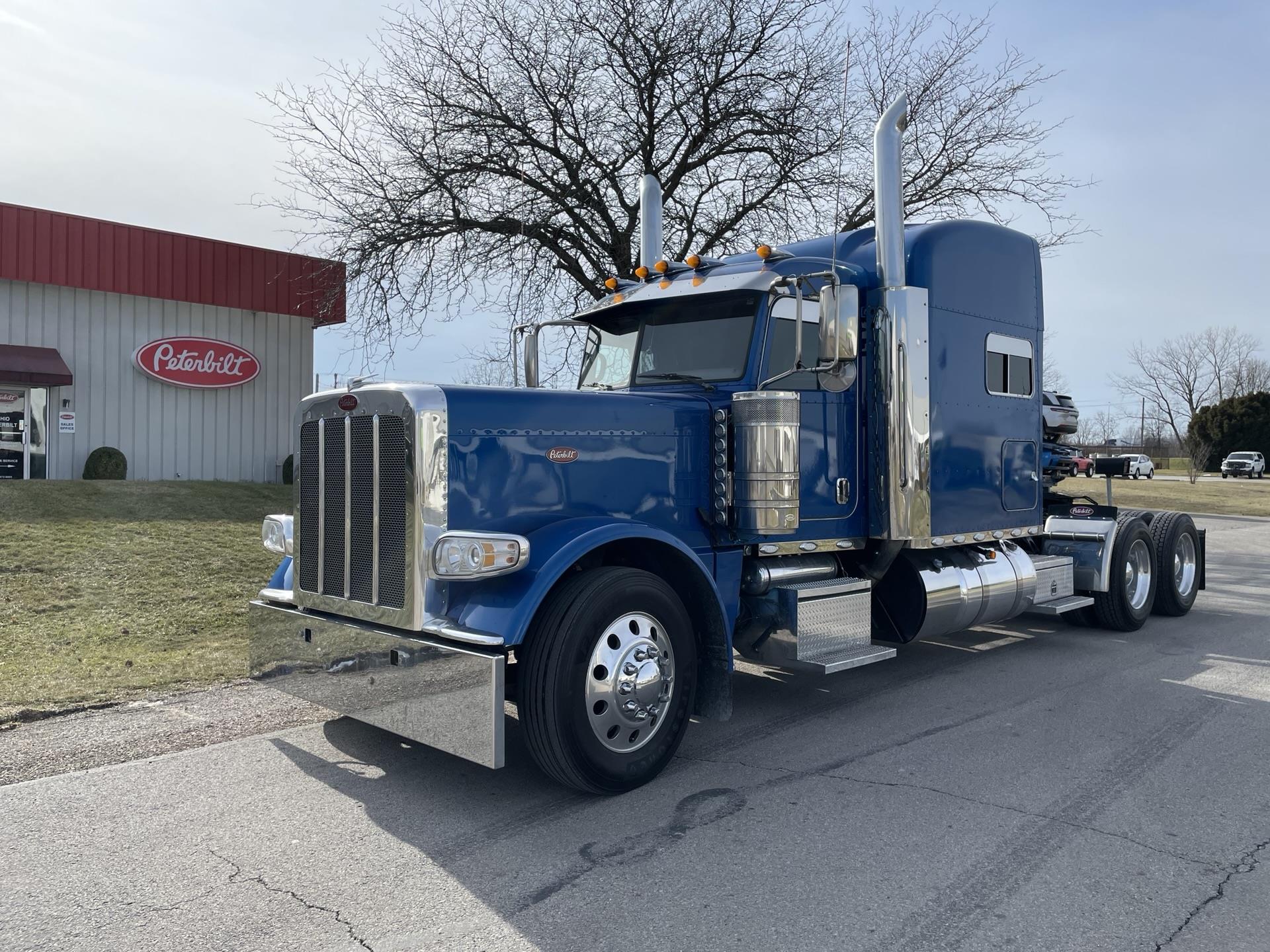 2022 Peterbilt 389
