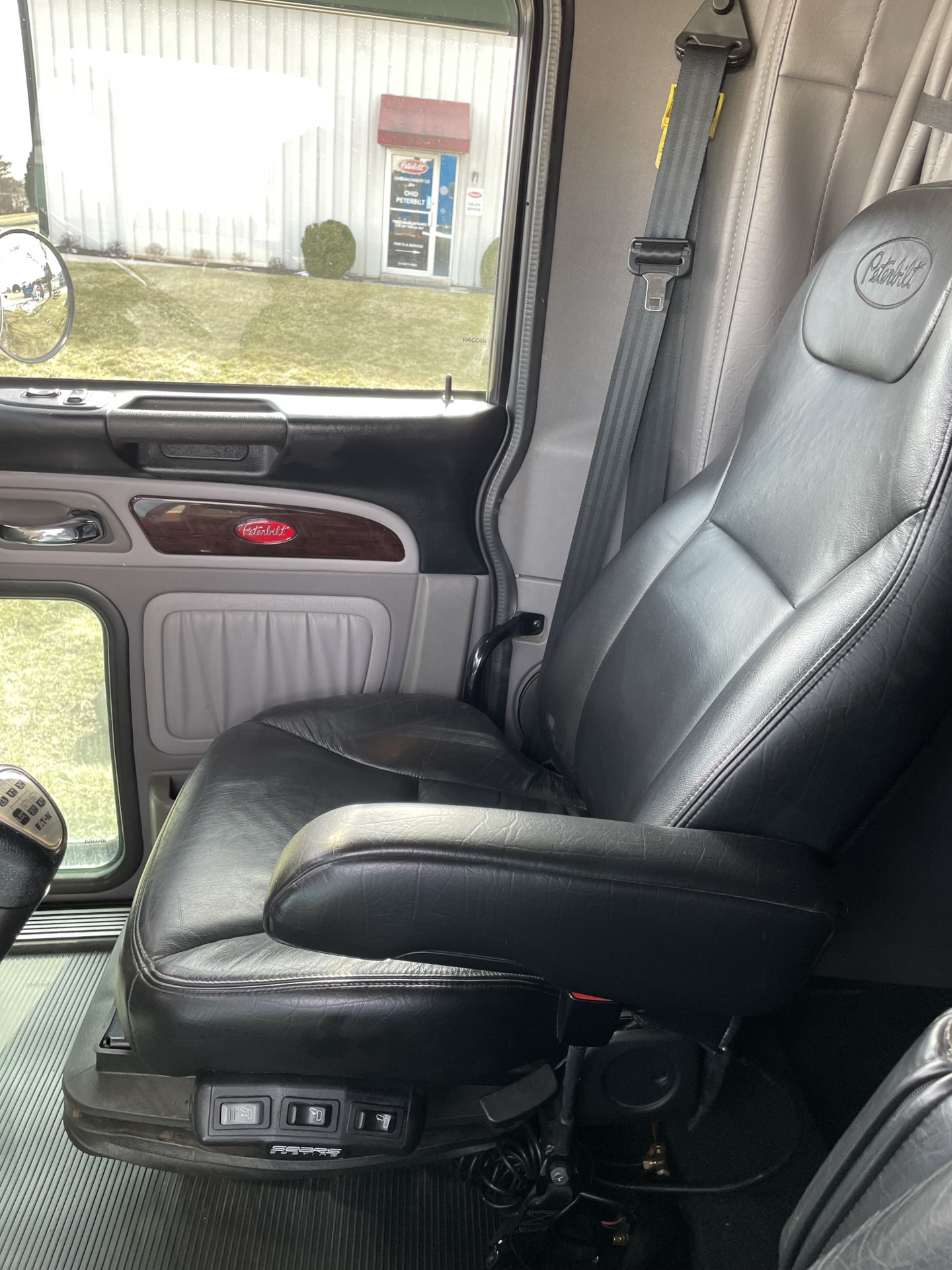 2022 Peterbilt 389 - image 17