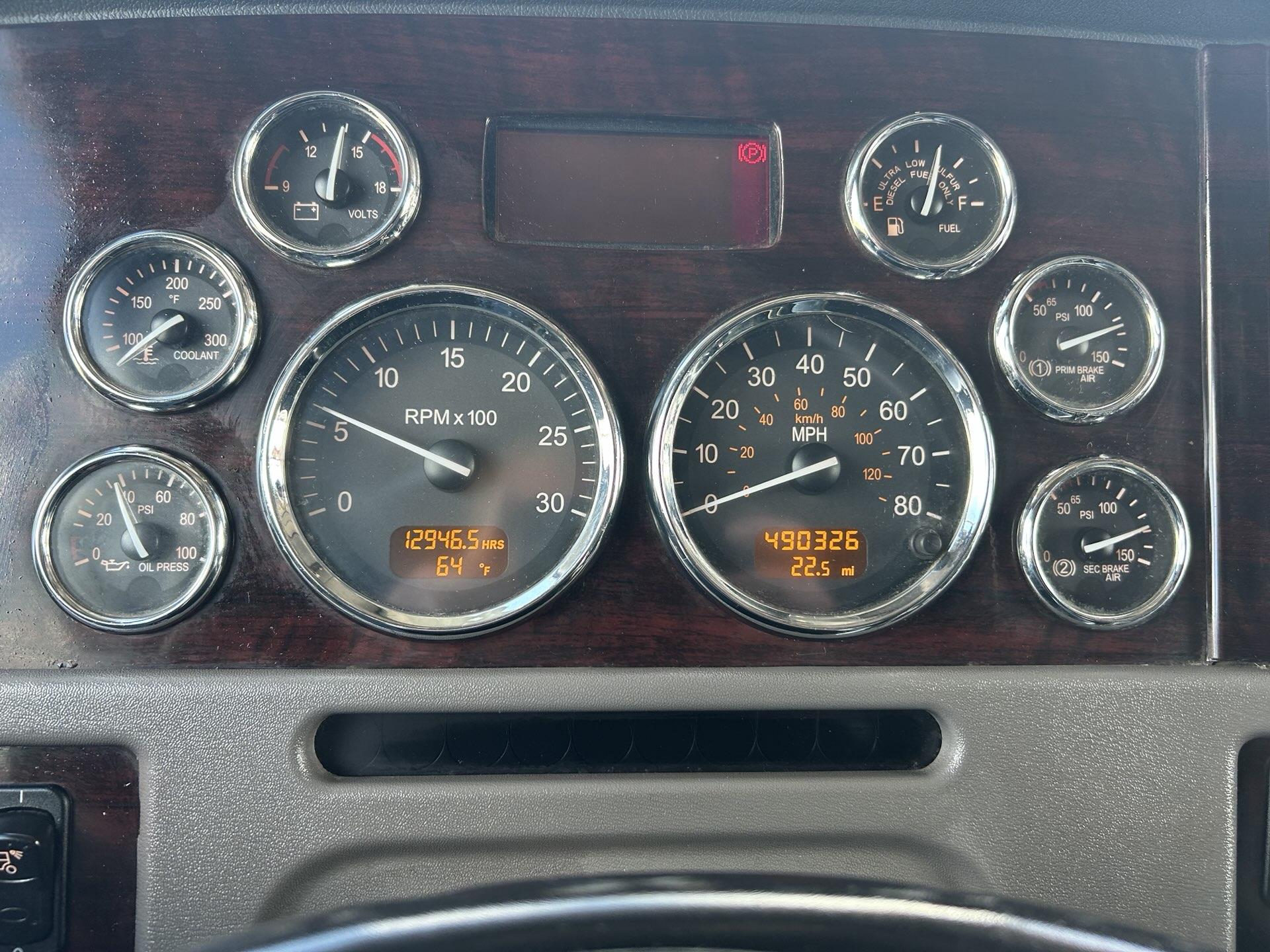 2022 Peterbilt 389 - image 11