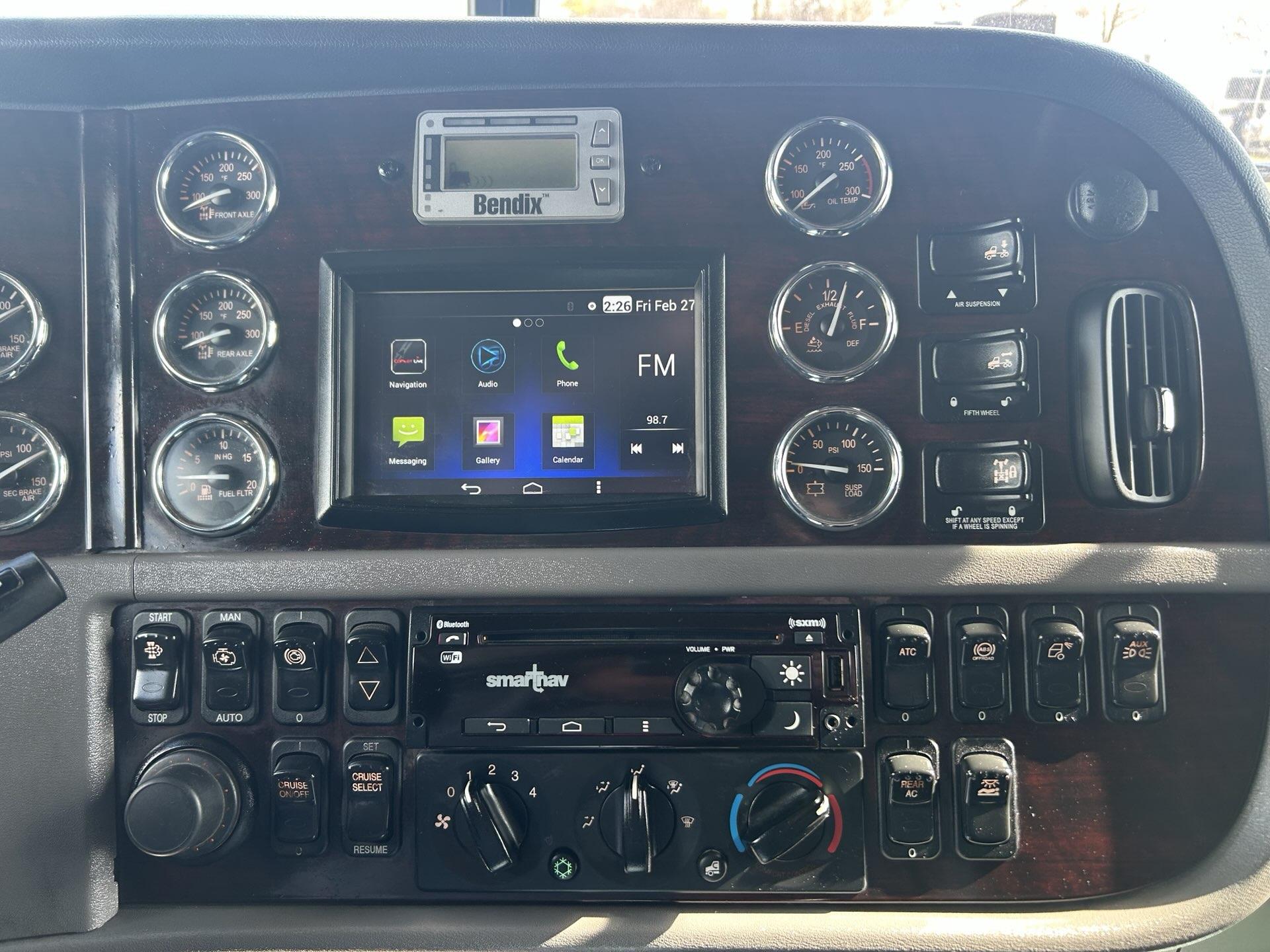 2022 Peterbilt 389 - image 9