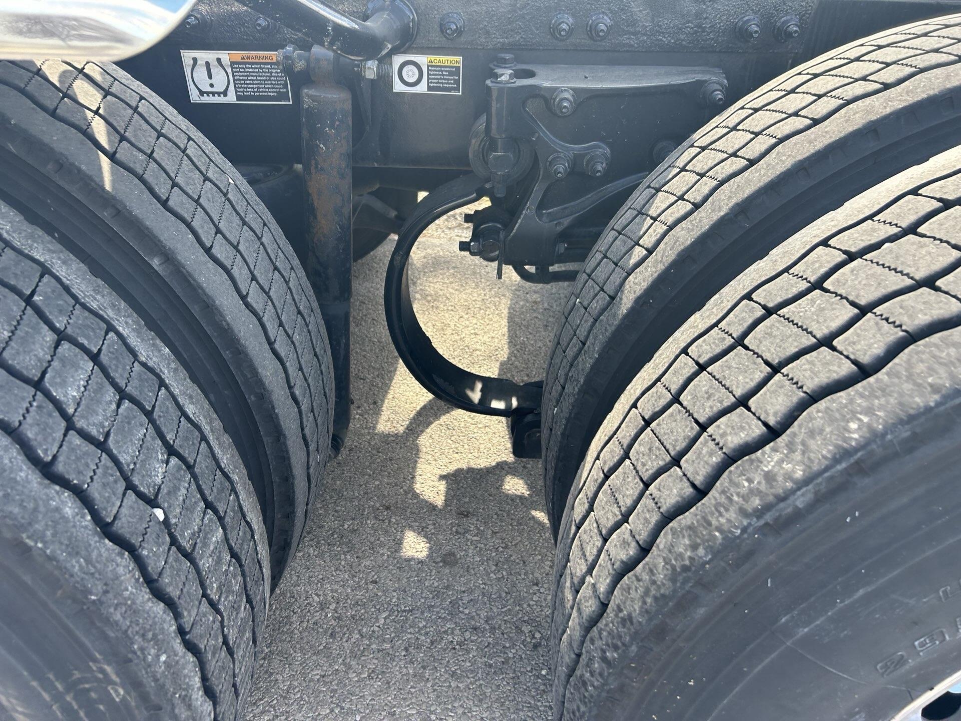 2022 Peterbilt 389 - image 16