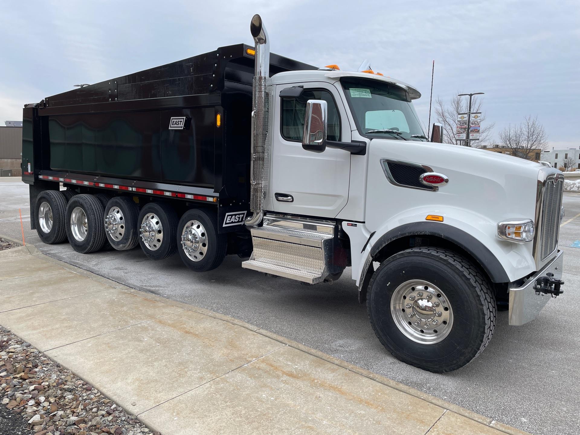 2026 Peterbilt 567 - image 4
