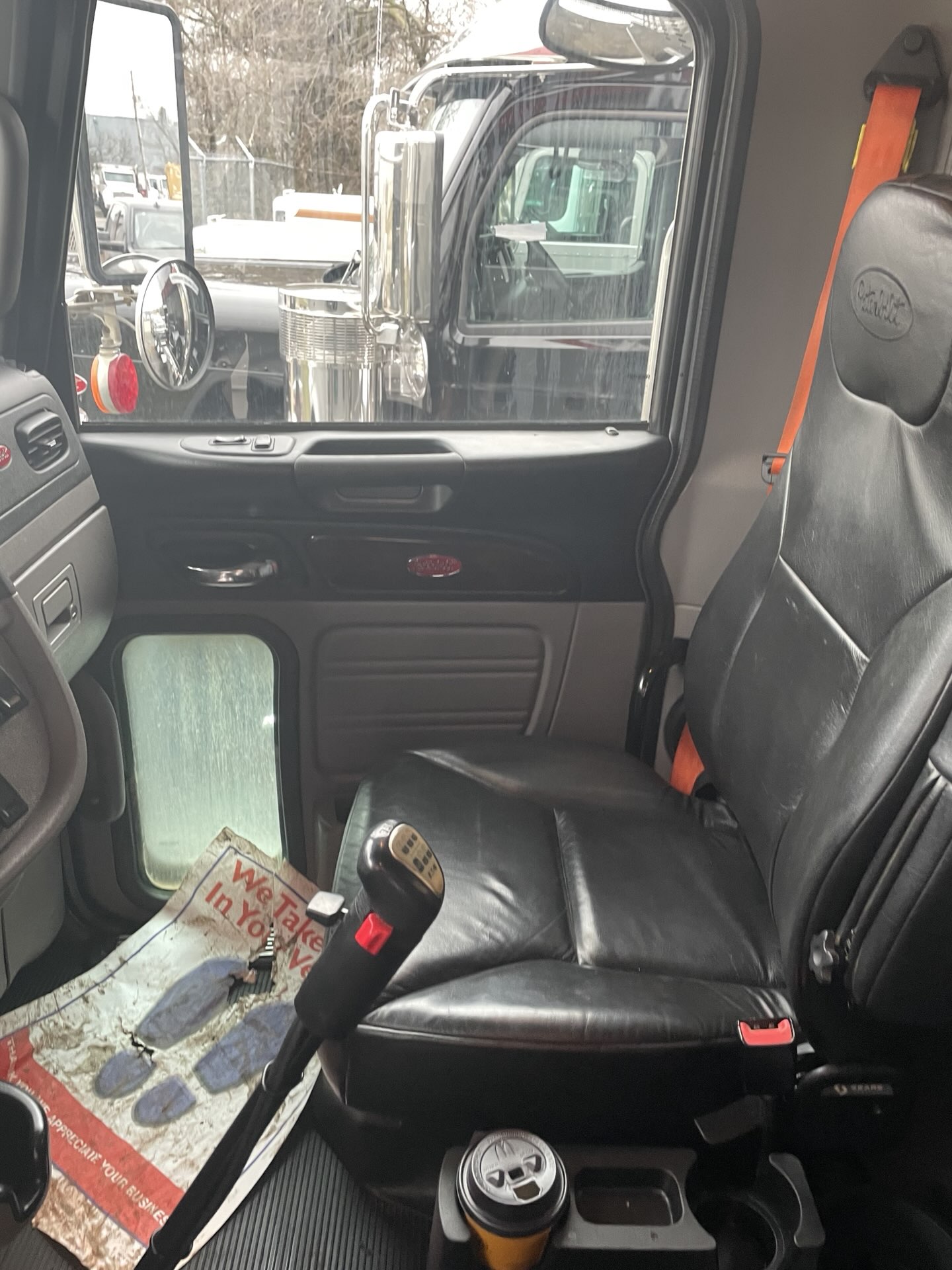 2023 Peterbilt 389 - image 14