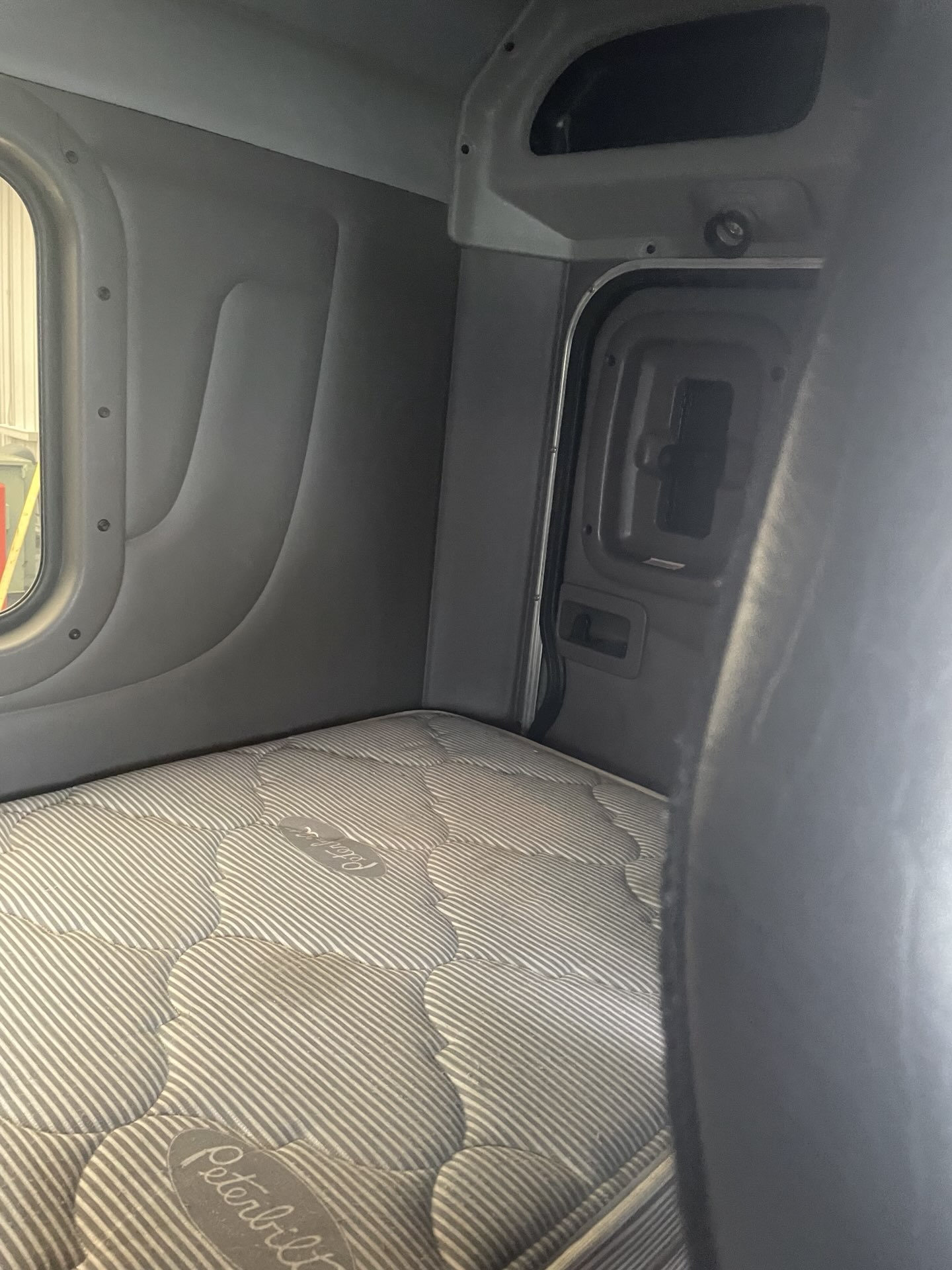 2023 Peterbilt 389 - image 16