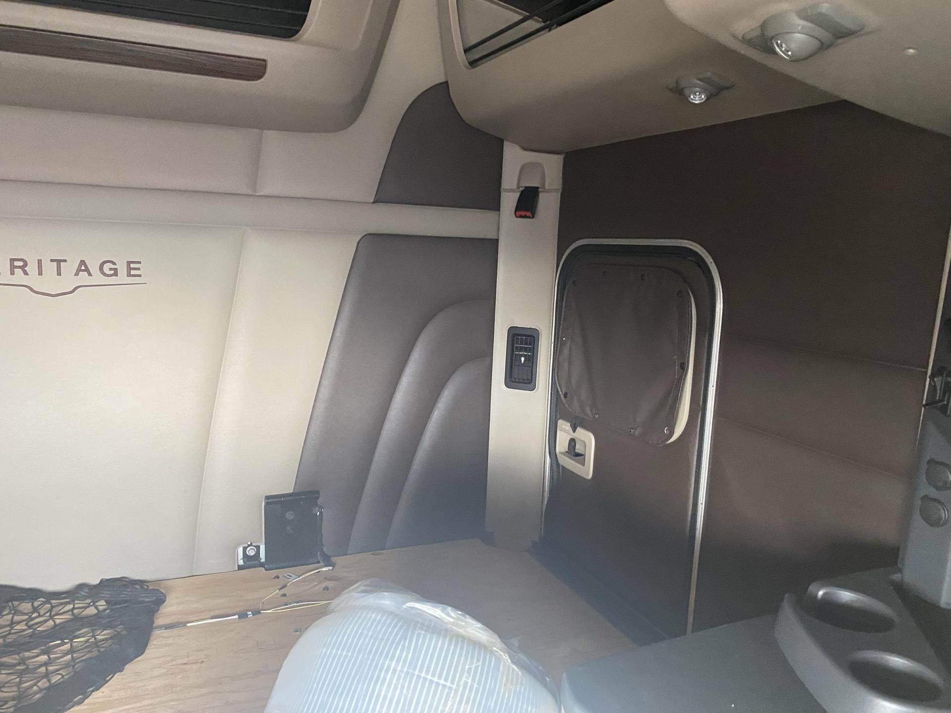 2018 Peterbilt 567 - image 14