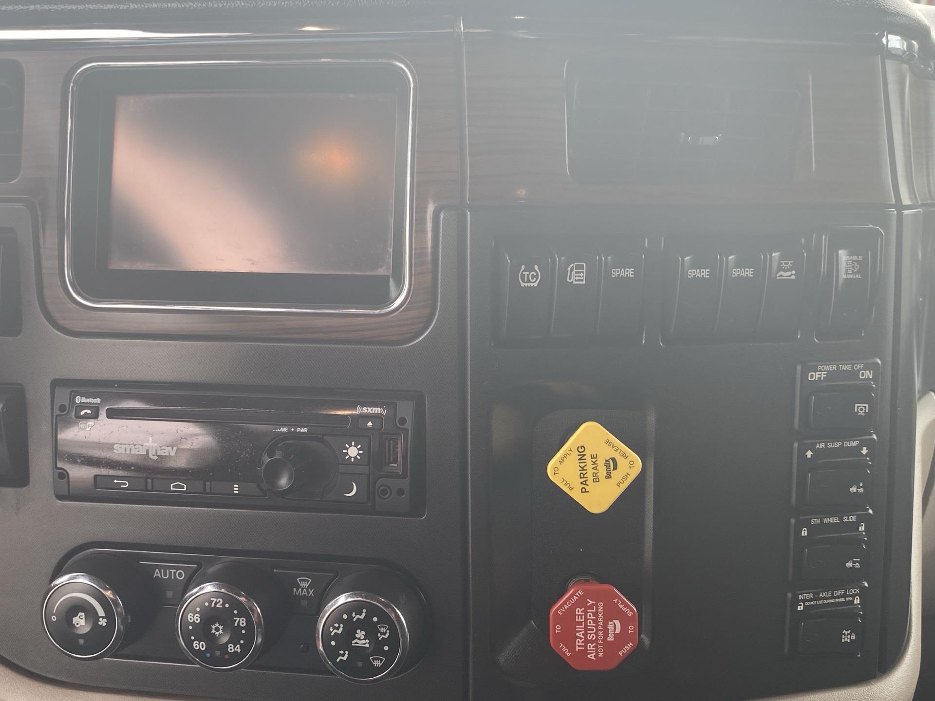 2018 Peterbilt 567 - image 16