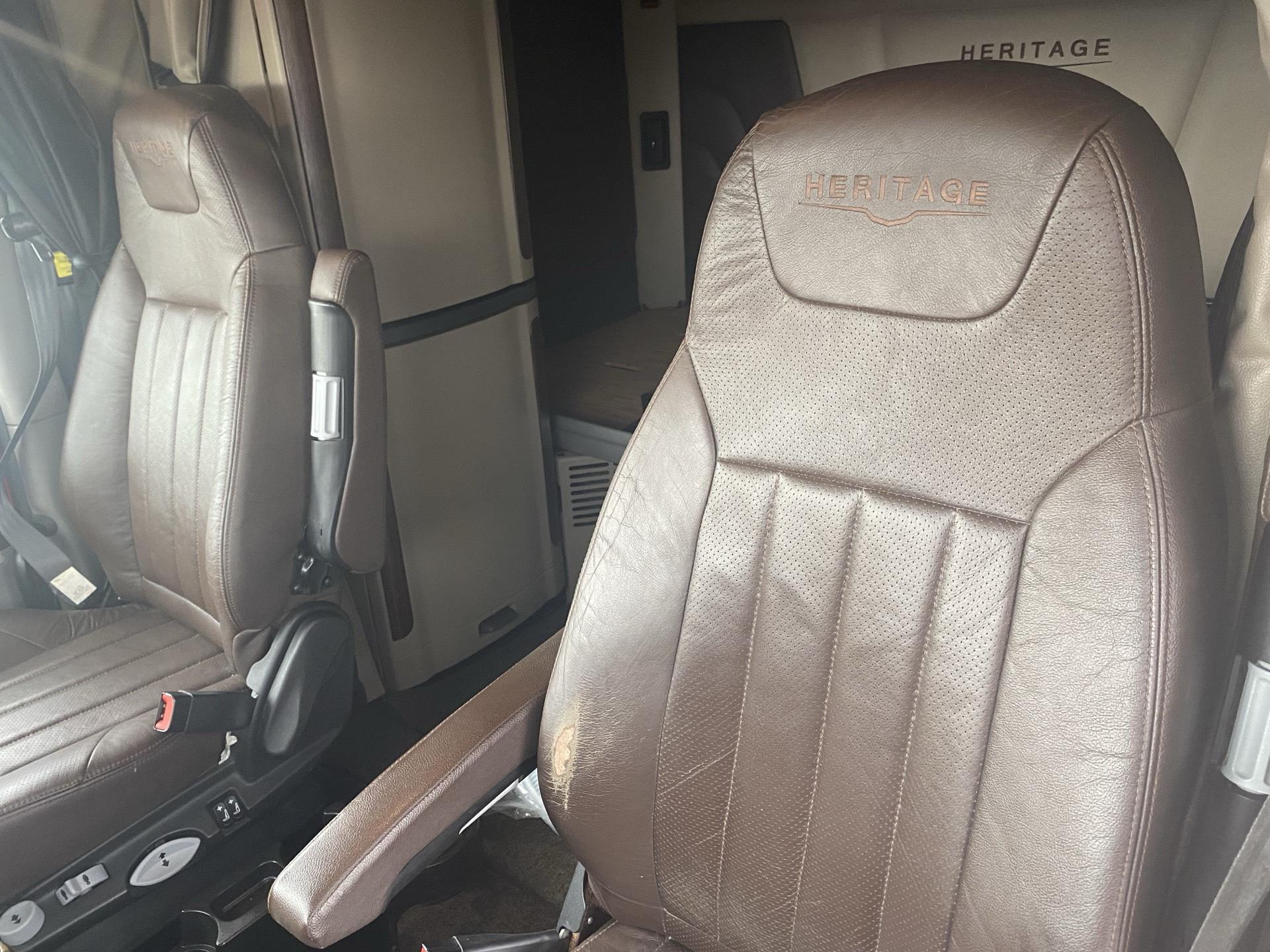 2018 Peterbilt 567 - image 12