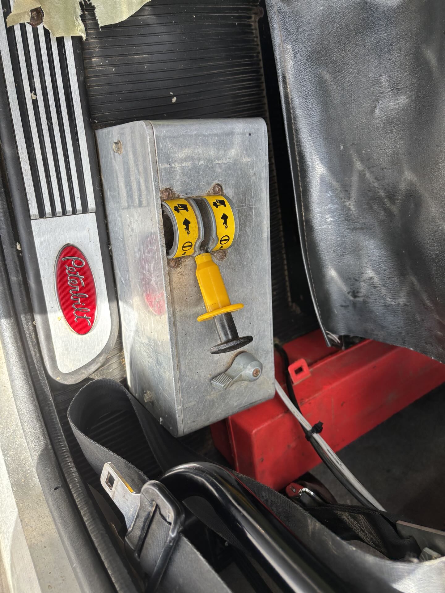 2020 Peterbilt 389 - image 9