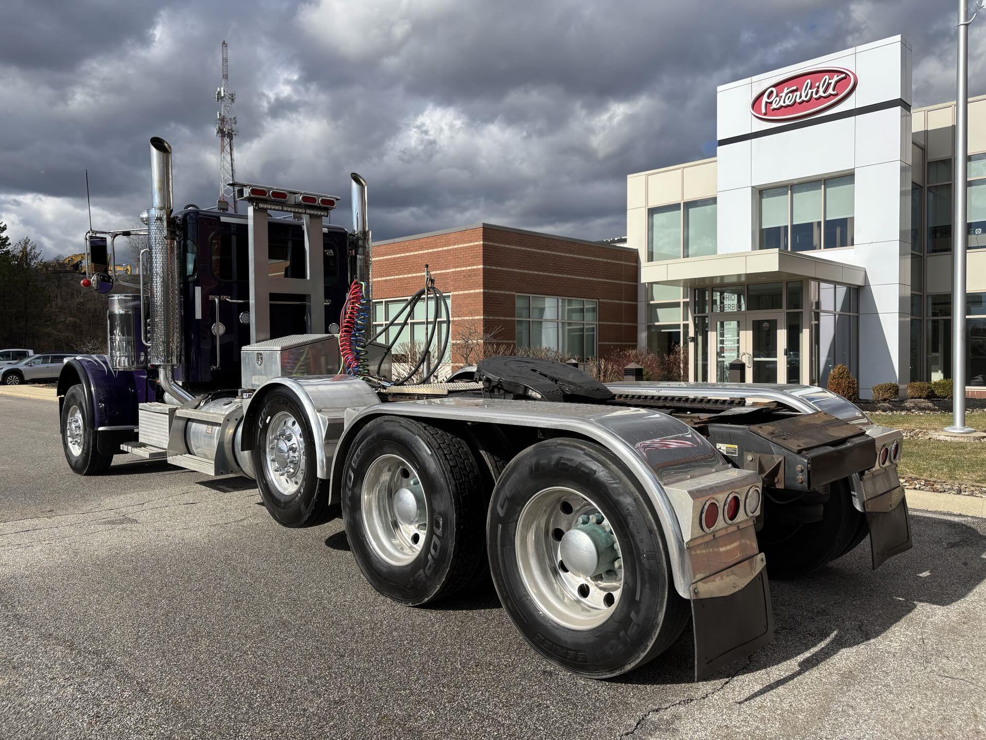 2020 Peterbilt 389 - image 8