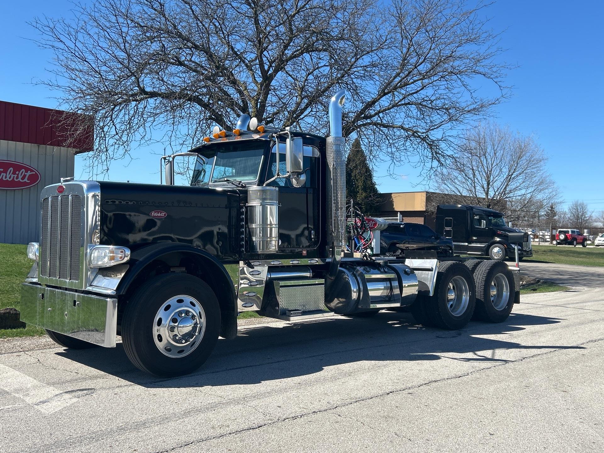 2022 Peterbilt 389