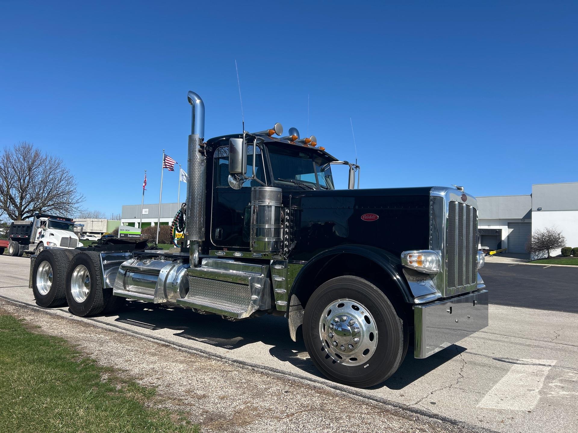 2022 Peterbilt 389 - image 3