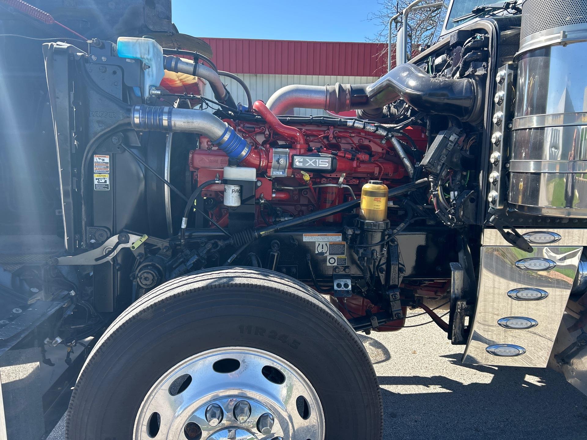 2022 Peterbilt 389 - image 10