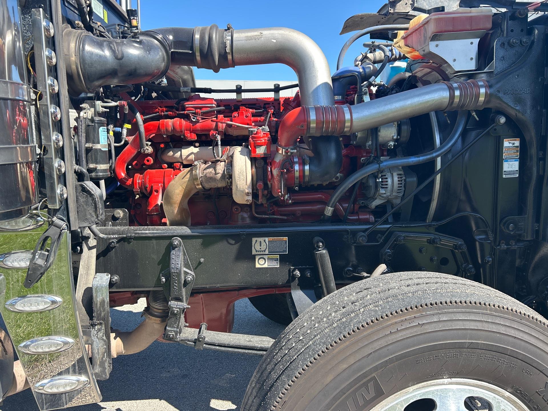 2022 Peterbilt 389 - image 11