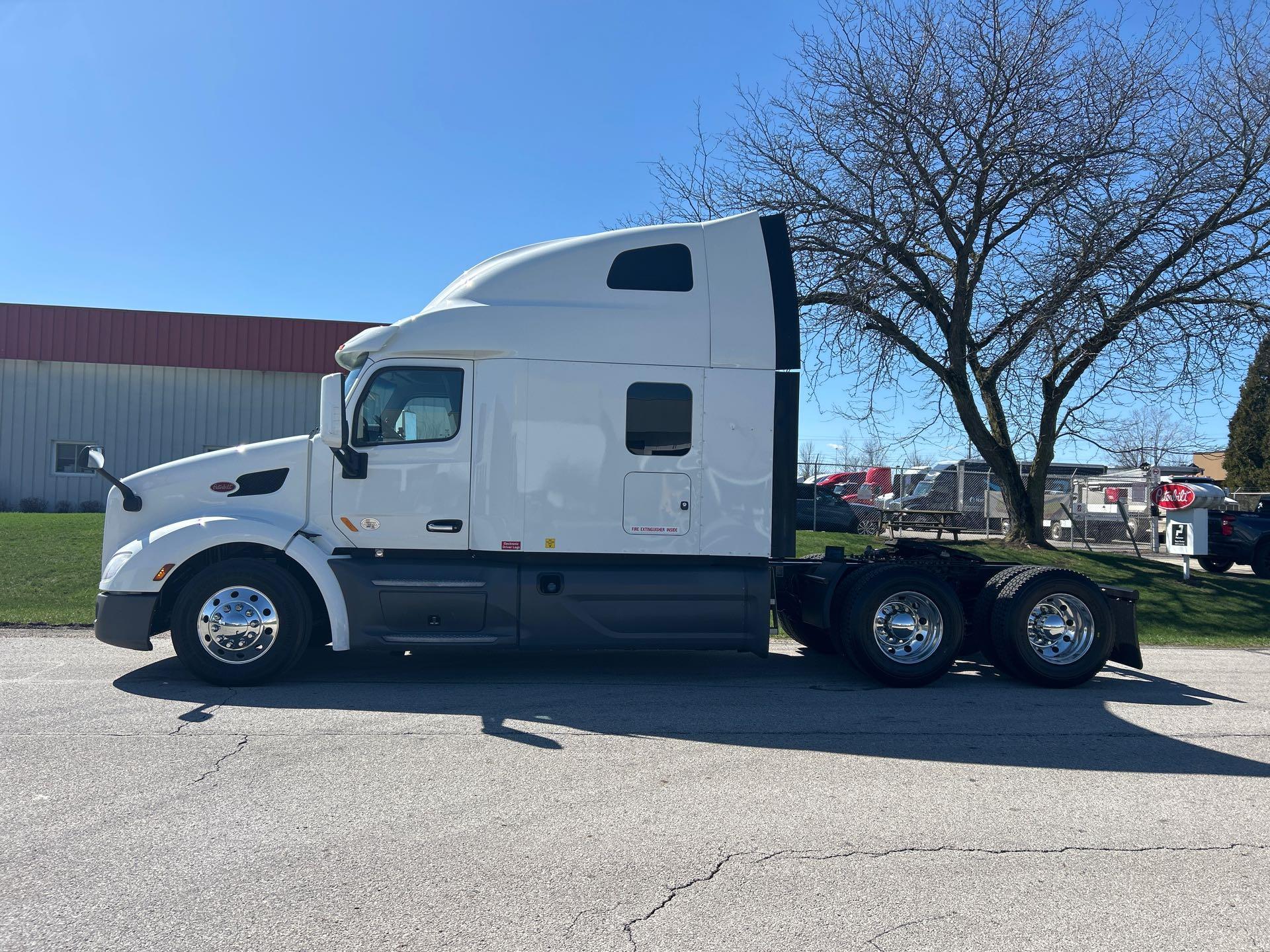 2021 Peterbilt 579 - image 6