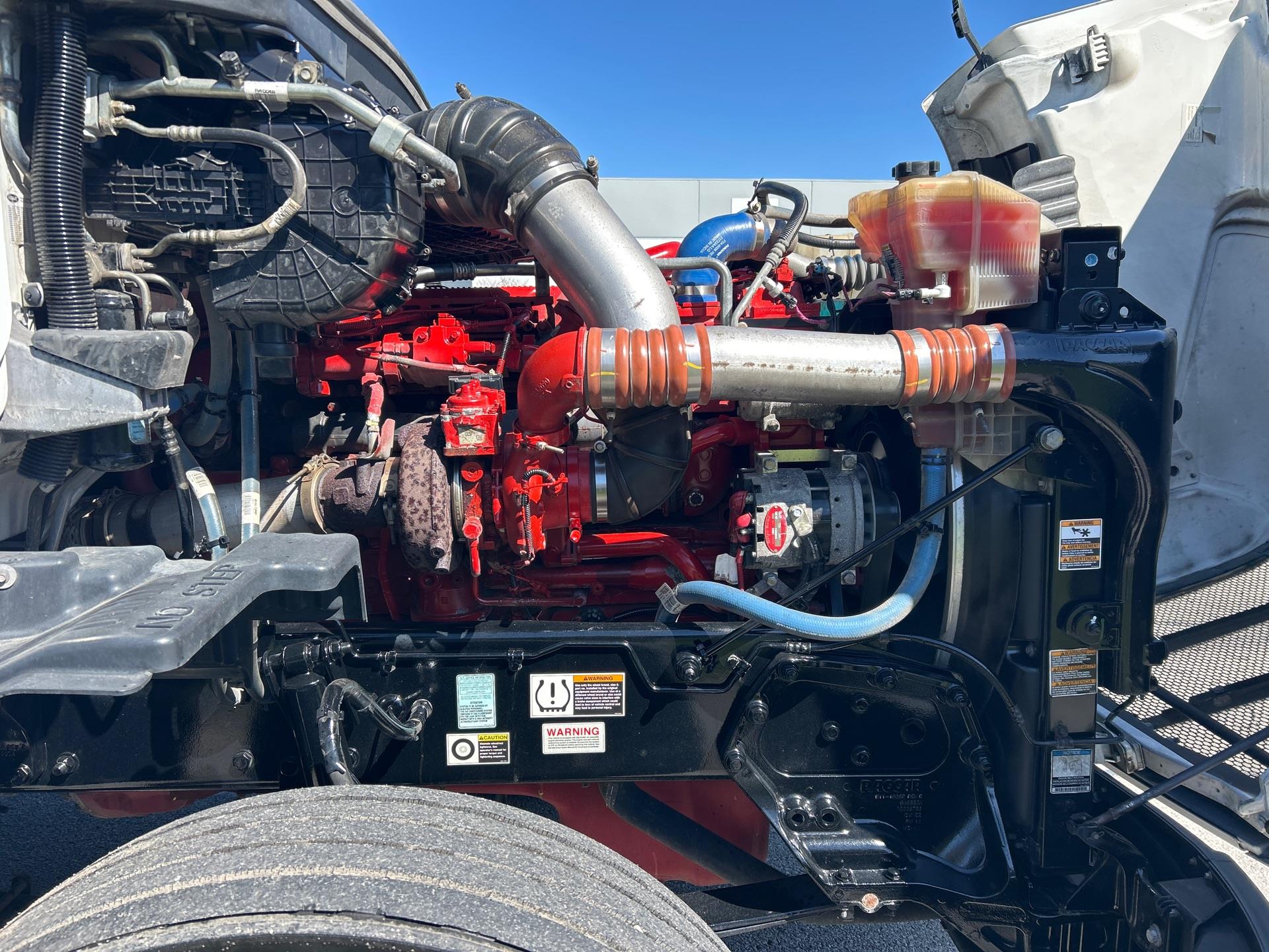 2021 Peterbilt 579 - image 9