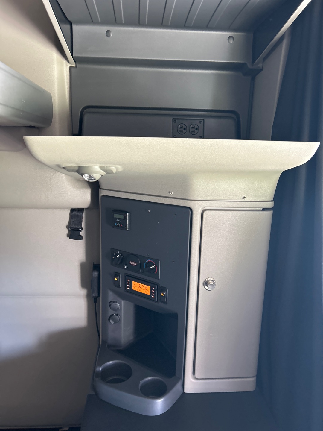 2021 Peterbilt 579 - image 14