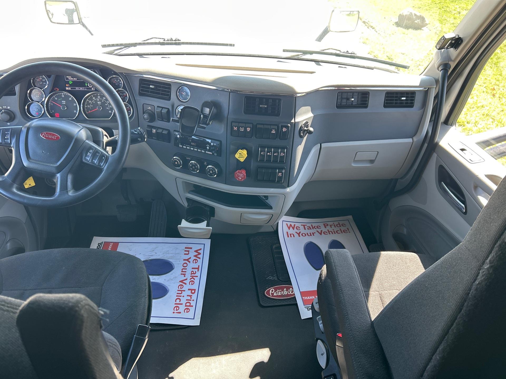 2021 Peterbilt 579 - image 20