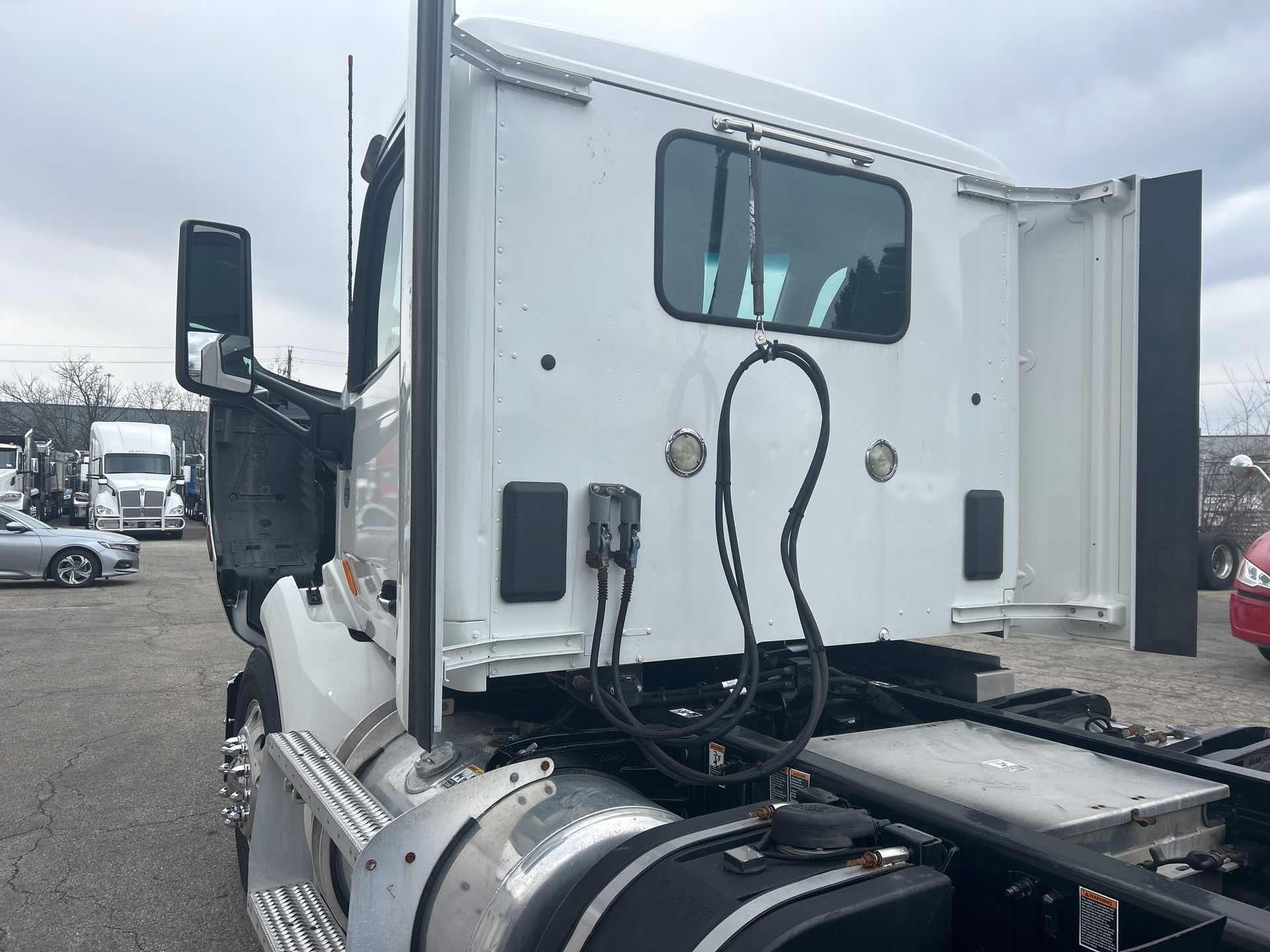 2019 Peterbilt 579 - image 23