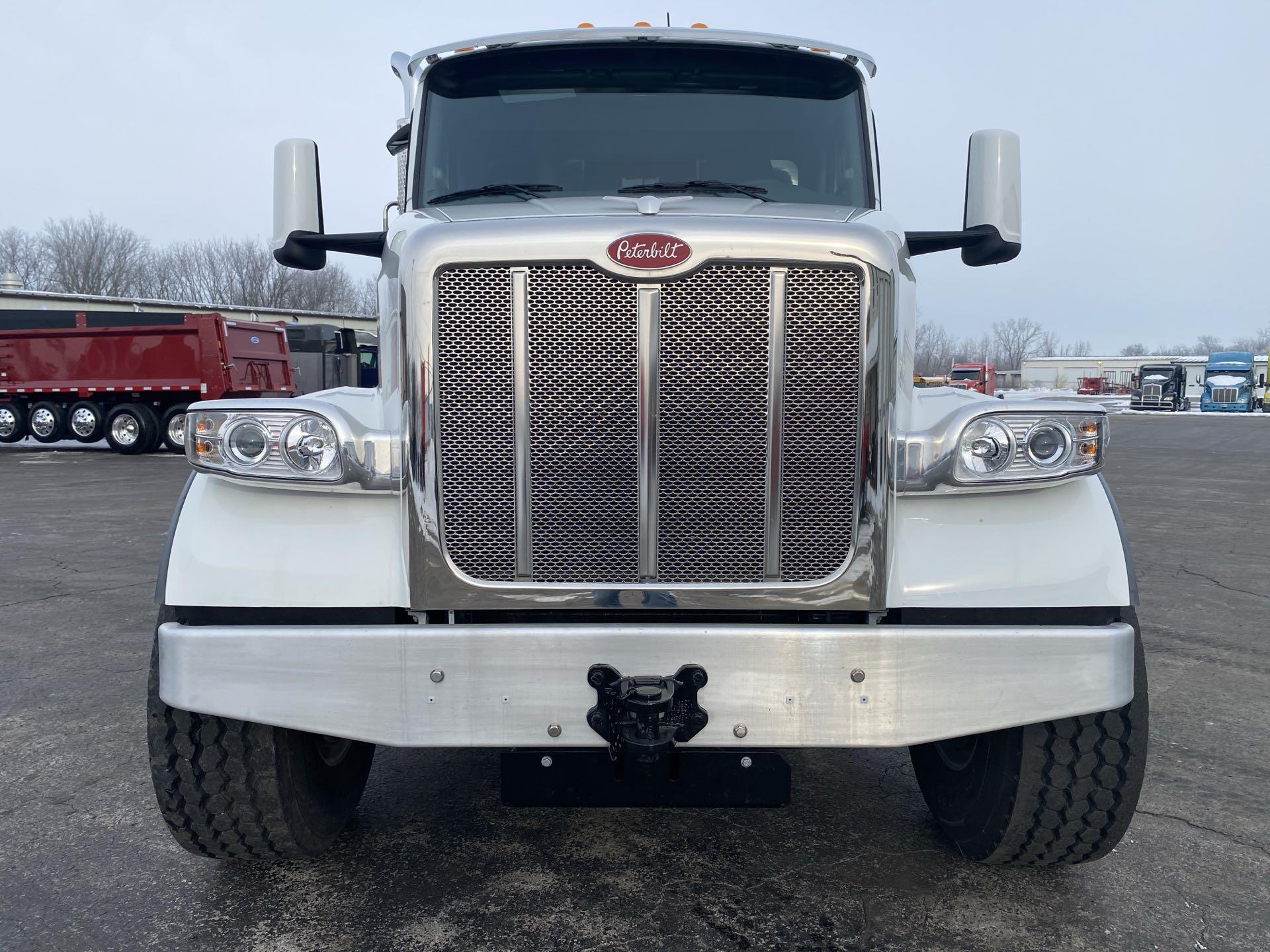 2027 Peterbilt 567 - image 3