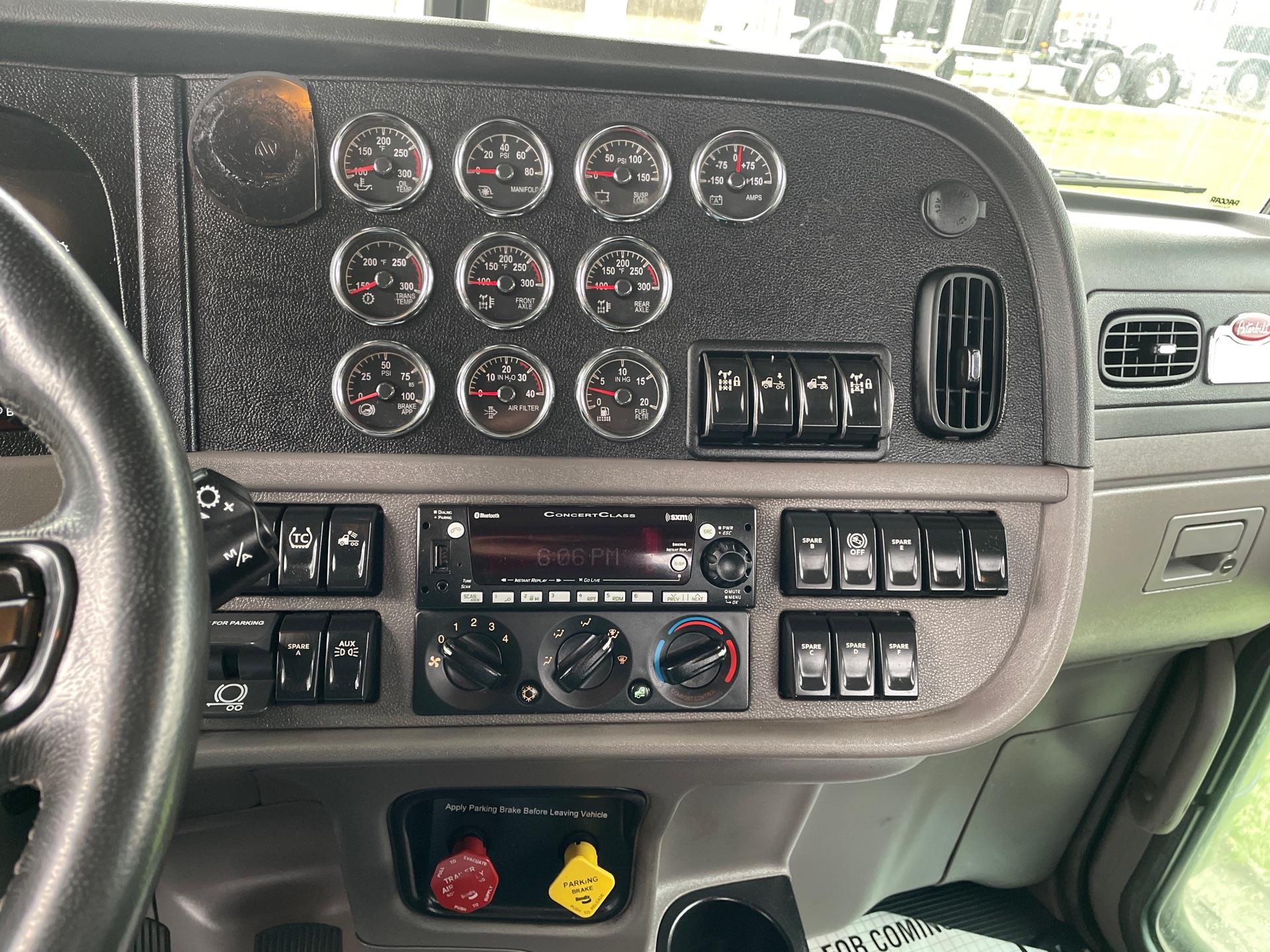 2023 Peterbilt 389 - image 16