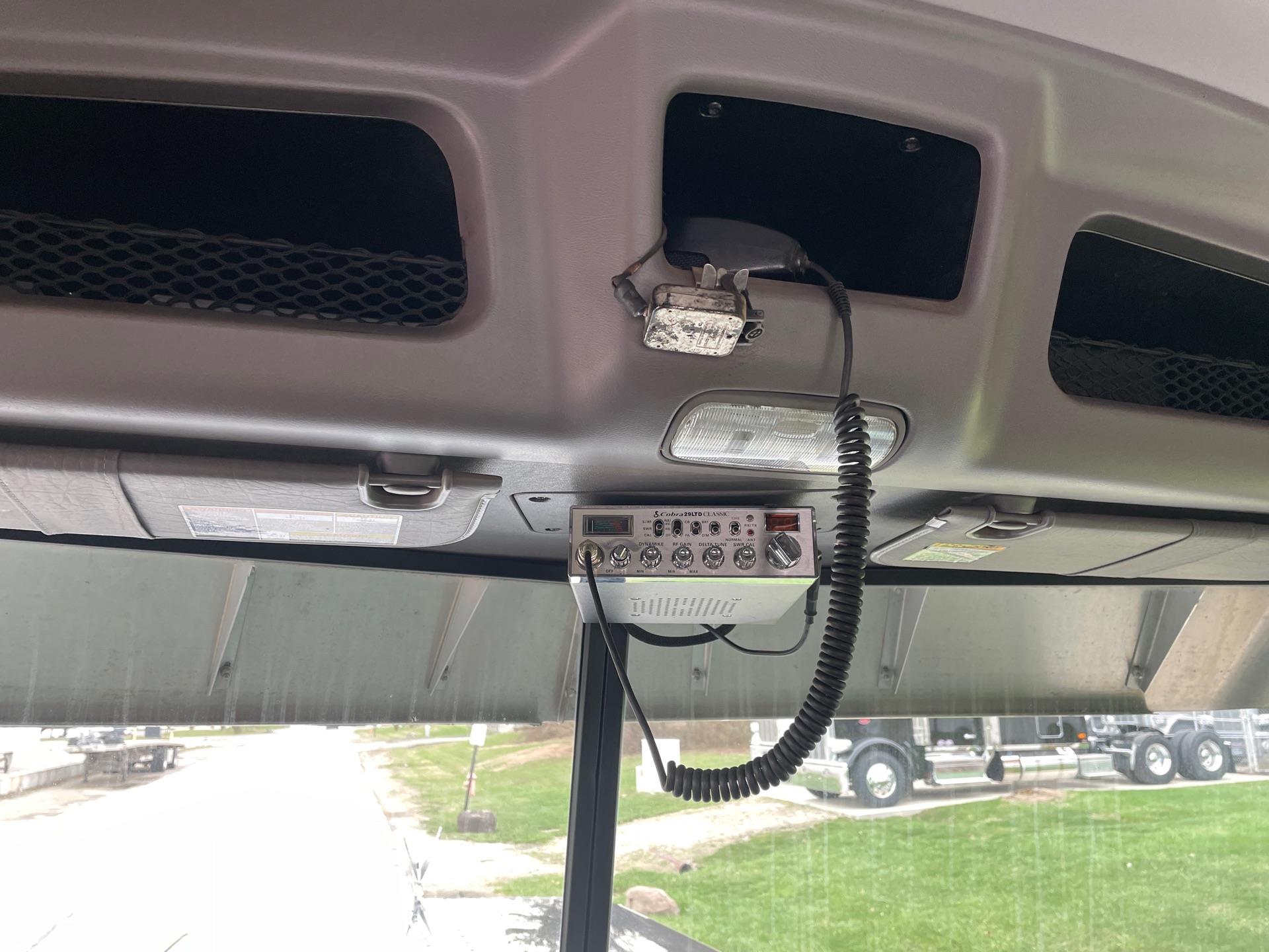 2023 Peterbilt 389 - image 19