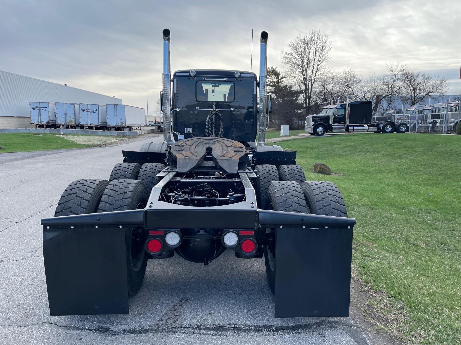 2025 Peterbilt 567 - image 7