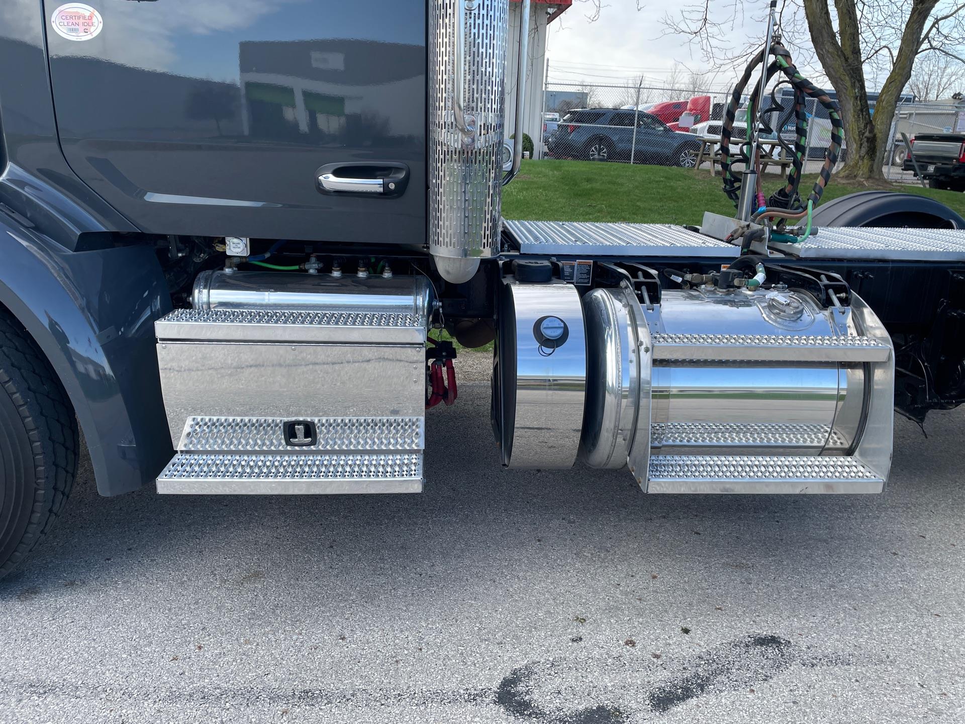 2025 Peterbilt 567 - image 10