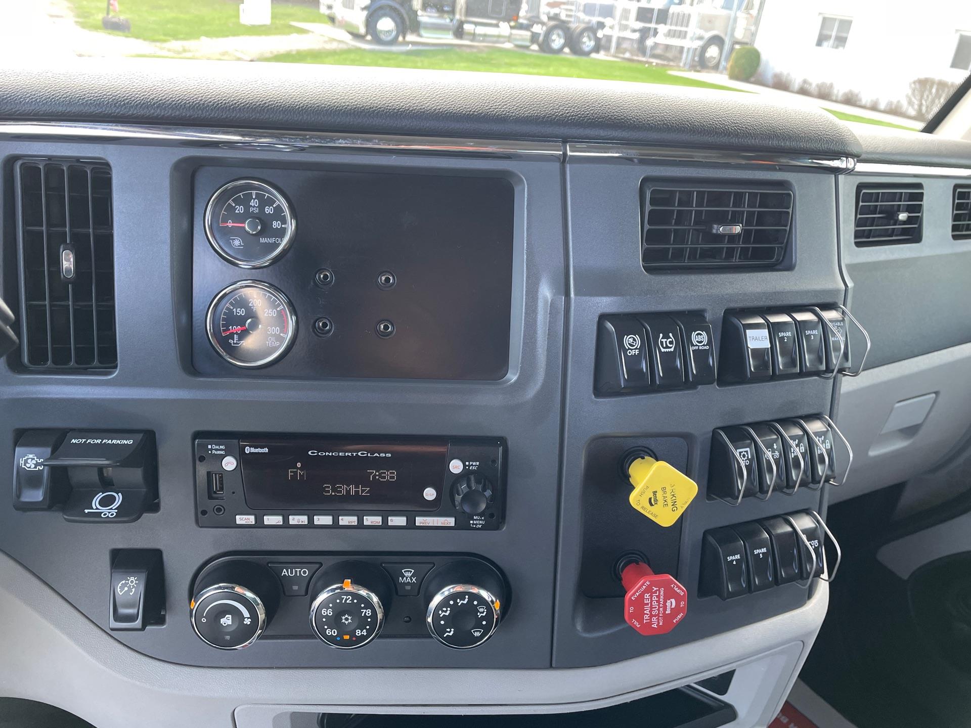 2025 Peterbilt 567 - image 18