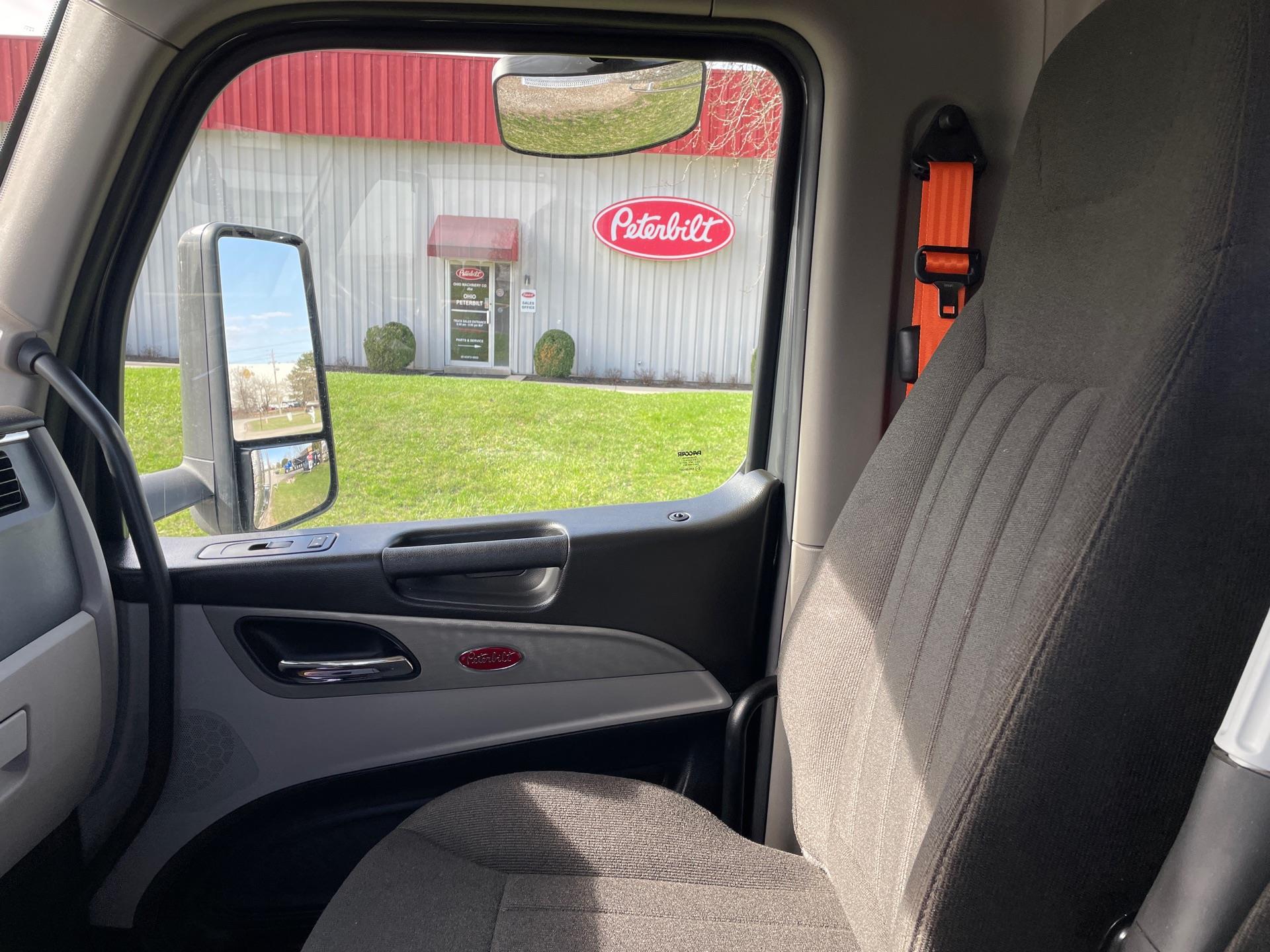 2025 Peterbilt 567 - image 23