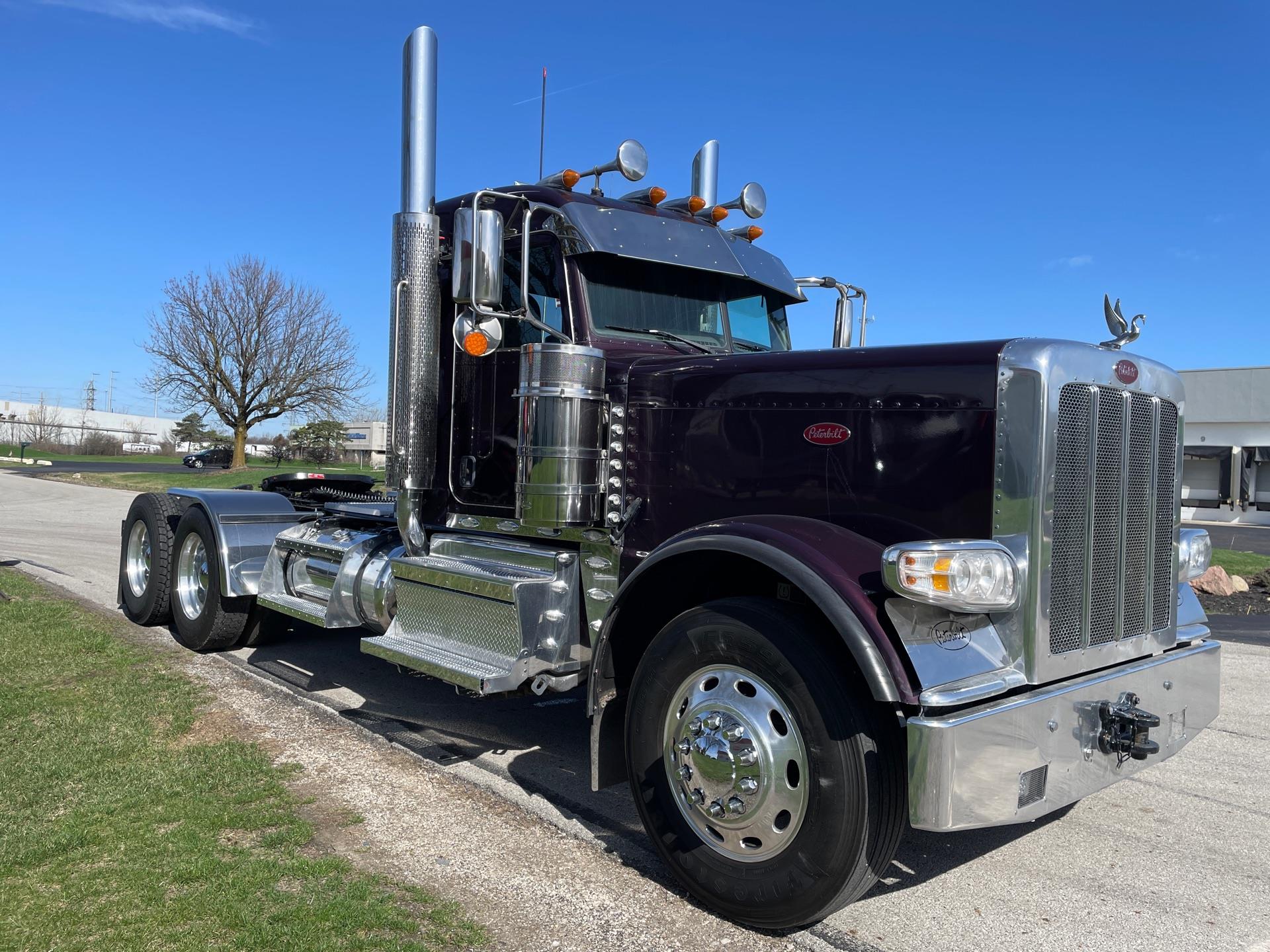 2024 Peterbilt 389 - image 3