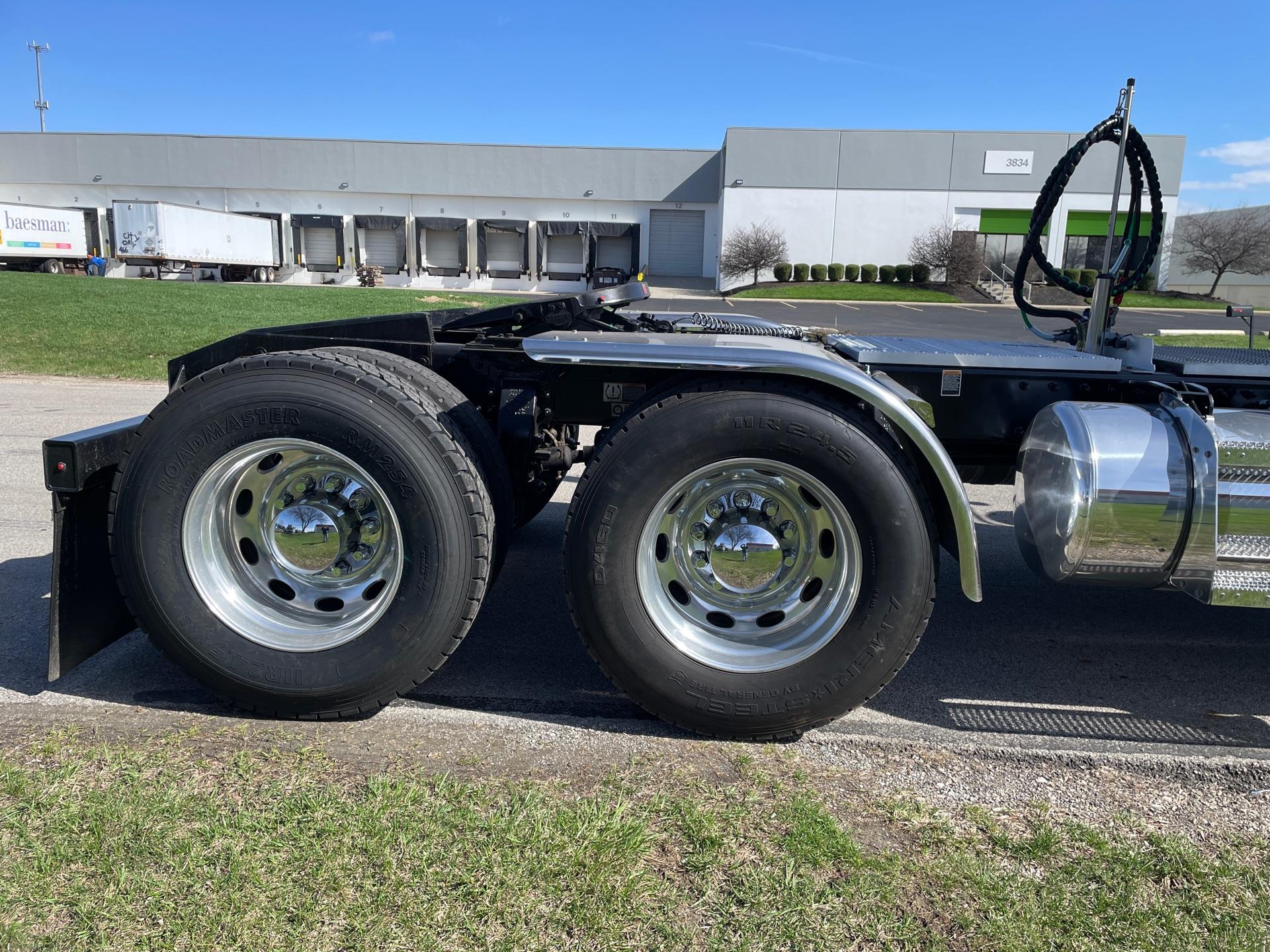 2024 Peterbilt 389 - image 7